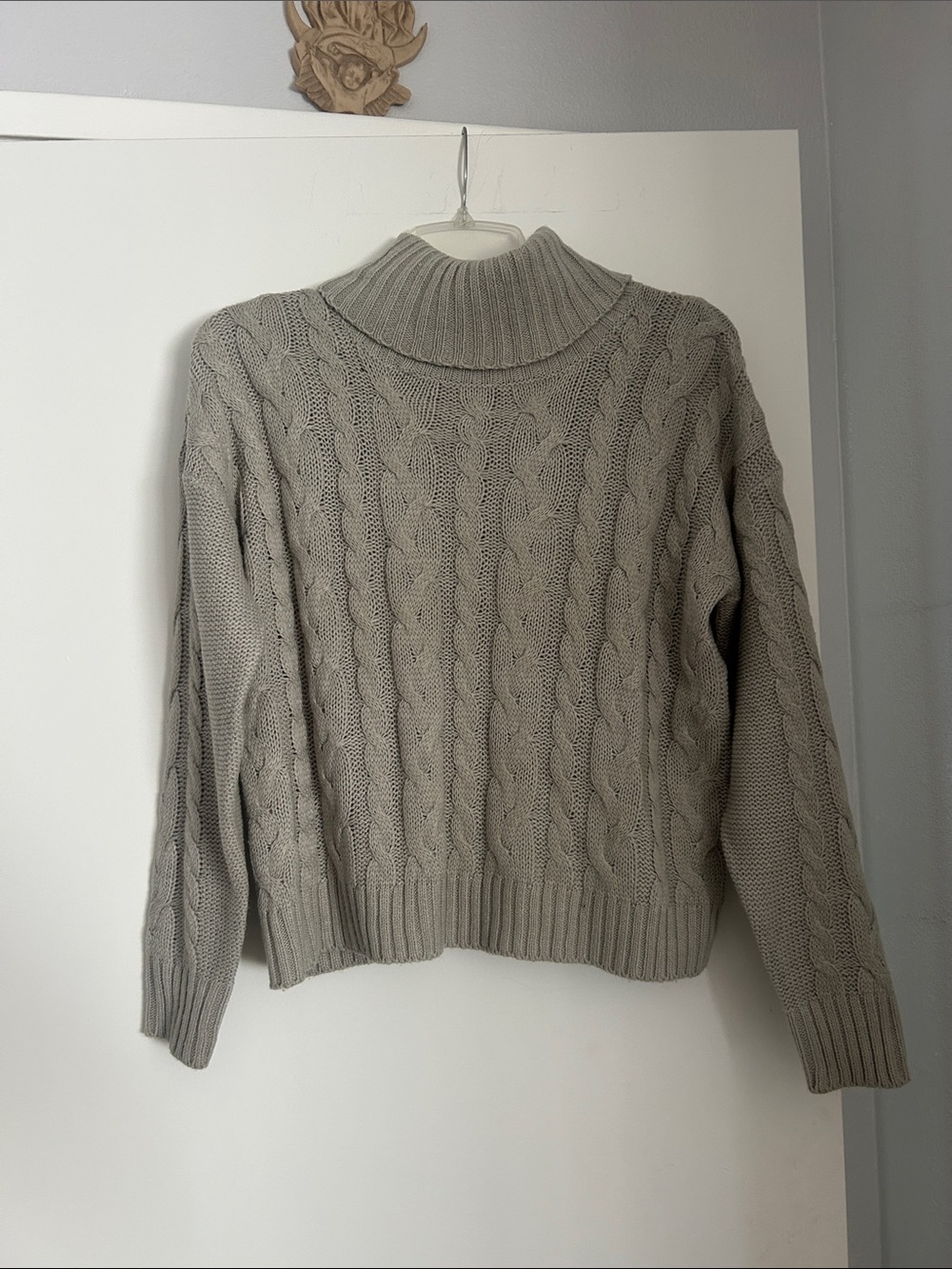Classic Cable-Knit Turtleneck Sweater - light green